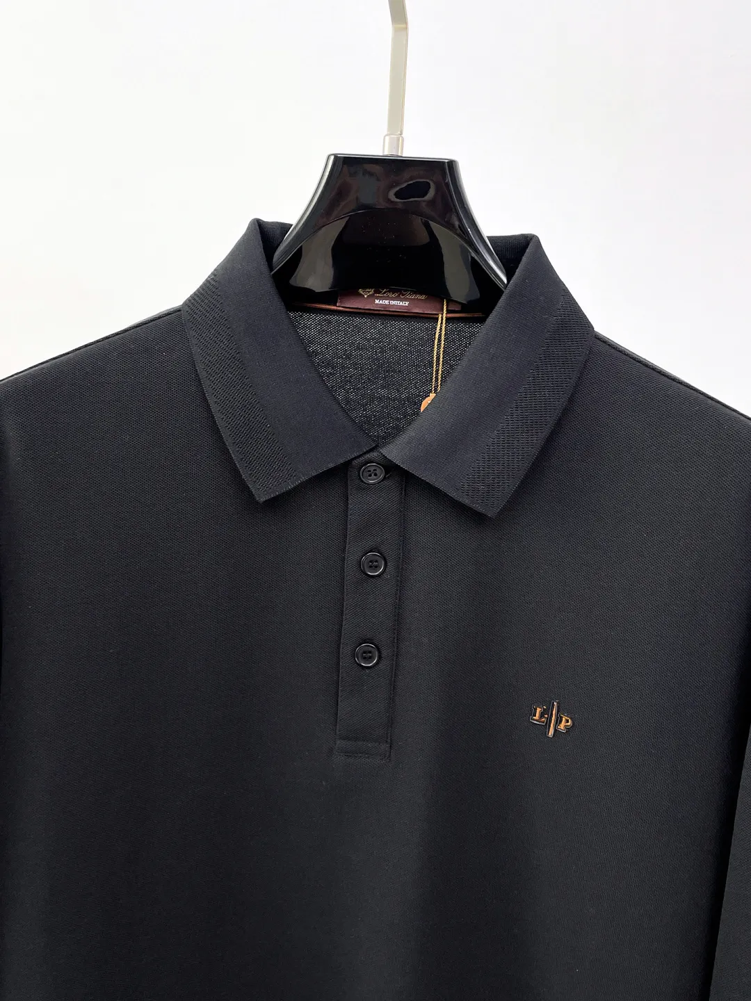 LP New Arrival long-sleeved Polo shirt, original fabric, official Same Style, made of pure cotton pique fabric, custom-made in the same vat, feels very comfortable and smooth, very wide and stylish, produced by factory for first-line brands, imported Behringer embroidery machine, embroidery is full and textured, collar and collar ribs are woven with imported yarn, does not deform after long-term wear, the most New Arrival style in autumn and winter, fashionable and individual Super Versatile and good-looking. It is very suitable for both men and women. It is a must-have for everyone. Size: M-XXXL